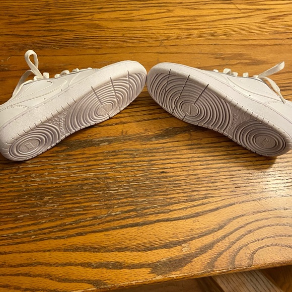 Brand New,Never Worn, Nike,Size 3.5,White Sneakers - Picture 7 of 9